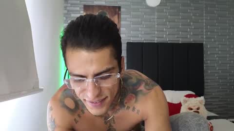 Victor cardenas online show from February 24, 6:04 pm