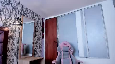 Snapshot of vick_daves chatting on March 4, 5:24 pm vick_daves online show from March 4, 5:24 pm