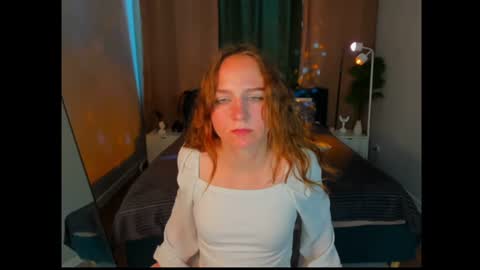 vicki_milles online show from June 16, 9:35 am