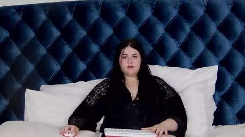 VickiBrooks online show from February 11, 9:25 pm