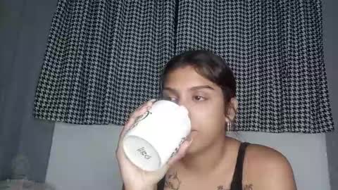 vickyhm22 online show from November 20, 5:06 am