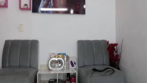 vickyxdany online show from February 23, 5:39 pm