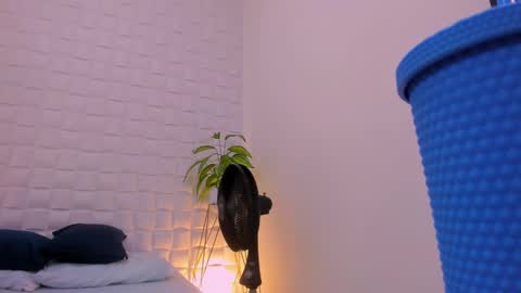 victoria online show from October 25, 4:35 am