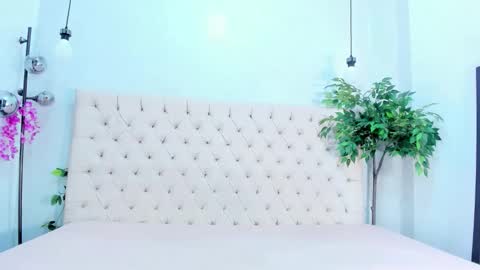 Victoria online show from November 25, 7:23 pm