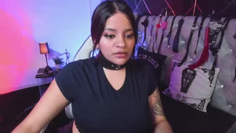 victoria_floyd1 online show from March 31, 12:22 am