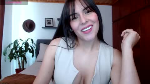 VICTORIA MARTELO online show from April 29, 3:50 pm