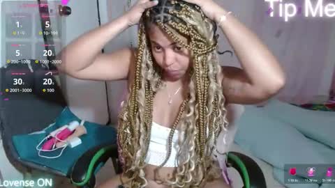 VICKY online show from November 8, 1:52 am