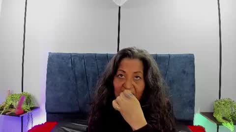 victoriaa_anderson_ online show from June 19, 7:53 pm