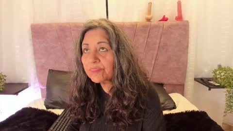 victoriaa_anderson_ online show from April 15, 7:58 pm