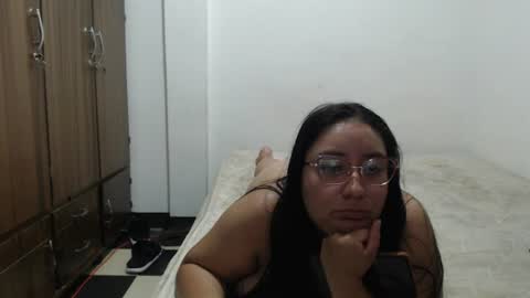 Victoria Silva online show from August 5, 9:39 am