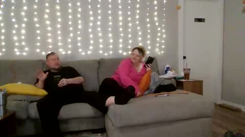 Victoria and Jesse online show from November 7, 8:28 am