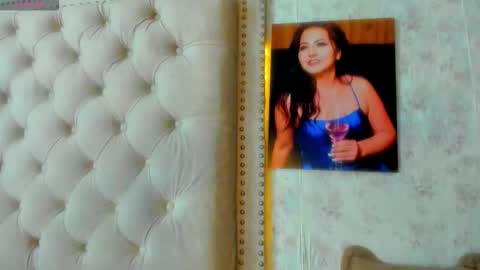 victoriaarousse online show from December 22, 12:39 am