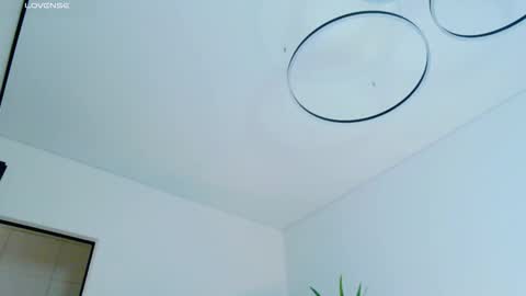 Miss V online show from March 21, 6:52 am