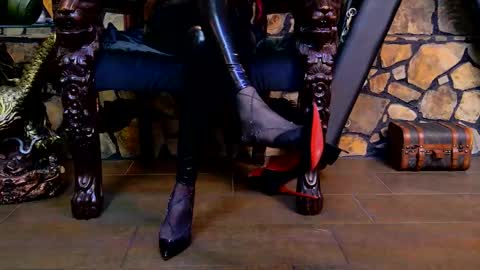 Victoria Heller online show from November 10, 7:00 am