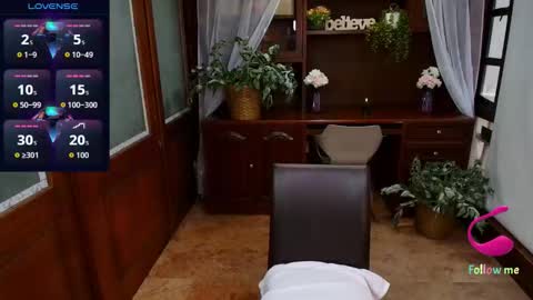 Victoria Henao online show from March 28, 10:00 pm