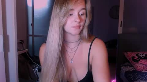 Snapshot of victoriande chatting on October 26, 12:17 pm Eva and Victor online show from October 26, 12:17 pm