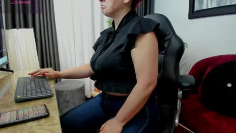 victoriapaker online show from April 21, 11:17 am