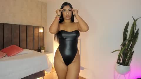 Snapshot of victoriaregia1 chatting on February 22, 11:35 am Maria Victoria online show from February 22, 11:35 am