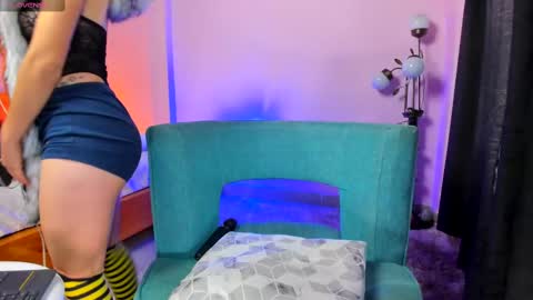 victoriasmithtv online show from February 18, 8:47 pm