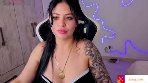 V  I C  T O R I A  online show from February 28, 8:02 pm