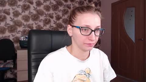 Snapshot of vikaericka chatting on January 21, 9:13 am Vika online show from January 21, 9:13 am