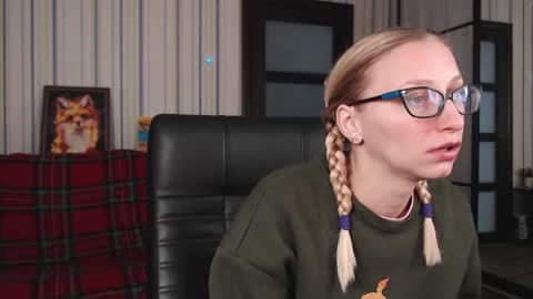 Snapshot of vikaericka chatting on October 16, 11:32 am Vika online show from October 16, 11:32 am