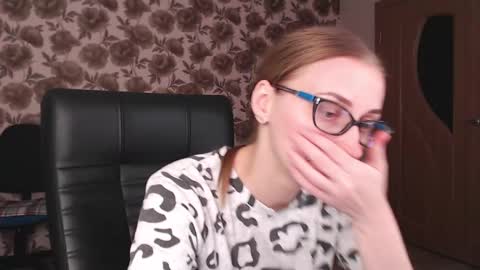 Snapshot of vikaericka chatting on January 31, 1:01 am Vika online show from January 31, 1:01 am