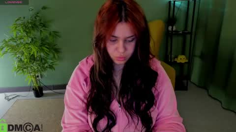 Vikki online show from May 14, 4:32 am