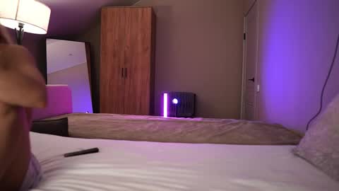 VIKKI online show from March 27, 12:06 pm