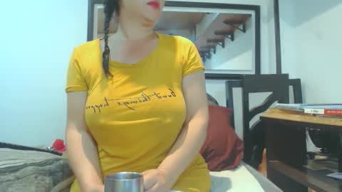 VIKKKTORIAAA online show from December 4, 8:47 am