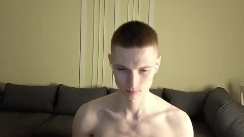 Max online show from March 29, 3:13 pm