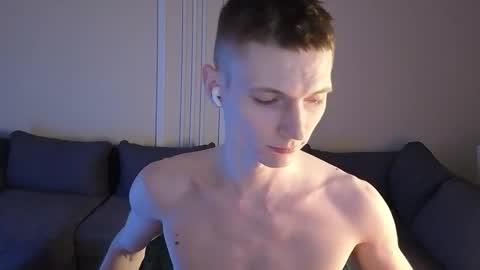 Max online show from April 19, 5:25 pm