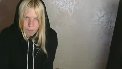 Snapshot of viktoria20502 chatting on October 14, 10:13 pm viktoria20502 online show from October 14, 10:13 pm