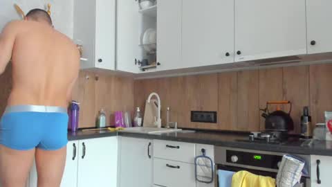 Vincent.  uncut 18cm online show from March 12, 7:35 am