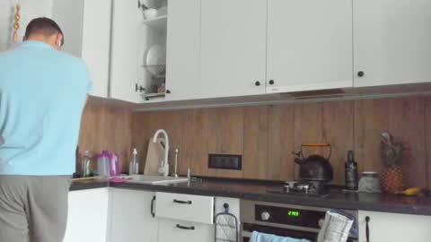 Vincent.  uncut 18cm online show from January 29, 9:12 am