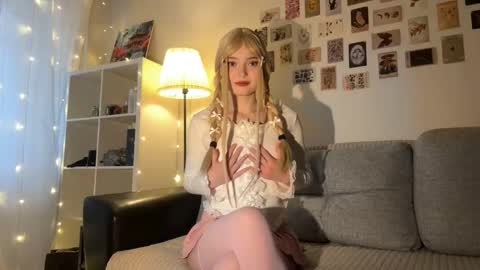 viola_blonde online show from October 11, 1:16 pm