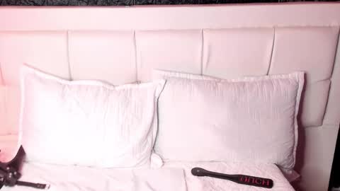 Violet online show from October 24, 7:36 pm