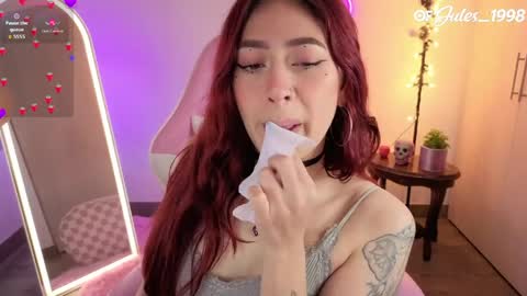 violet online show from April 4, 7:32 pm