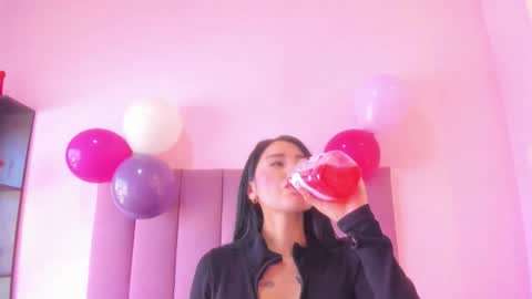 violet online show from November 8, 1:58 pm