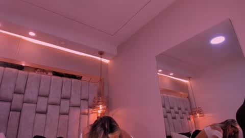 Violeta  online show from November 19, 11:20 am