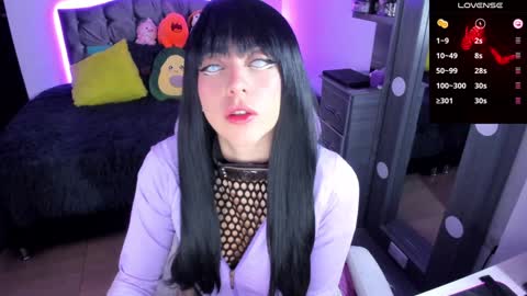 Snapshot of violetaarey chatting on February 6, 6:46 pm Violeta Help me reach 150 thumbs up online show from February 6, 6:46 pm
