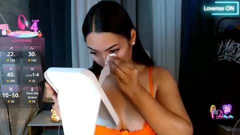 violet online show from March 13, 2:04 am