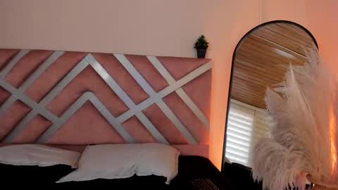 Call me Violet online show from December 3, 3:56 pm