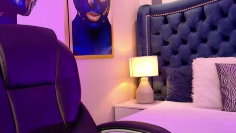 Snapshot of violetgrace__ chatting on October 3, 9:34 pm Your Princess Violet online show from October 3, 9:34 pm