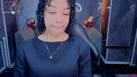 violeth_b online show from April 21, 1:07 pm