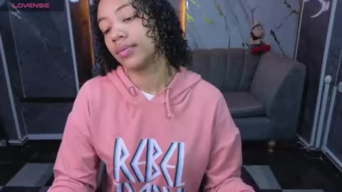 violeth_b online show from June 23, 1:17 pm
