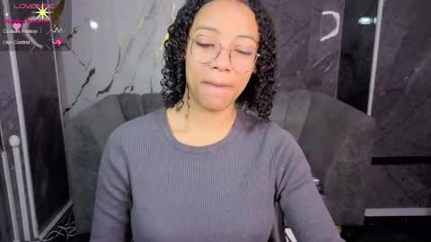 violeth_b online show from February 21, 1:14 pm