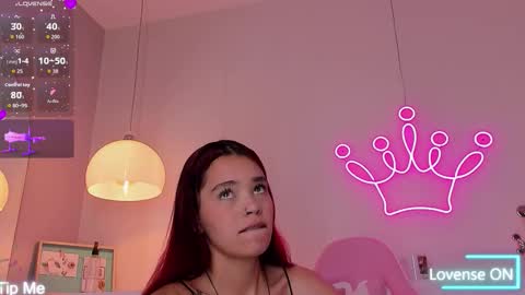 Violeth Hill online show from November 13, 8:22 pm