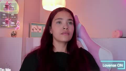 Violeth Hill online show from January 5, 8:01 pm