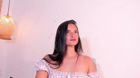 Snapshot of violethilton chatting on March 11, 11:15 pm violeth online show from March 11, 11:15 pm